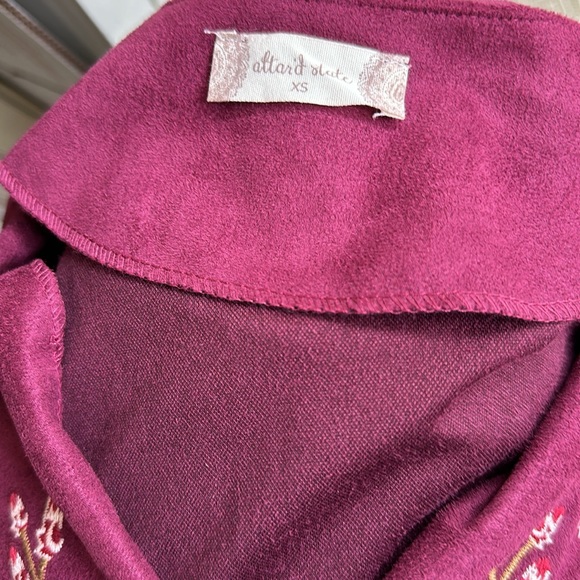 Altar’d State XS NWOT Bell Sleeve Swing Dress Embroidered Floral V-Neck Burgundy - Picture 11 of 11